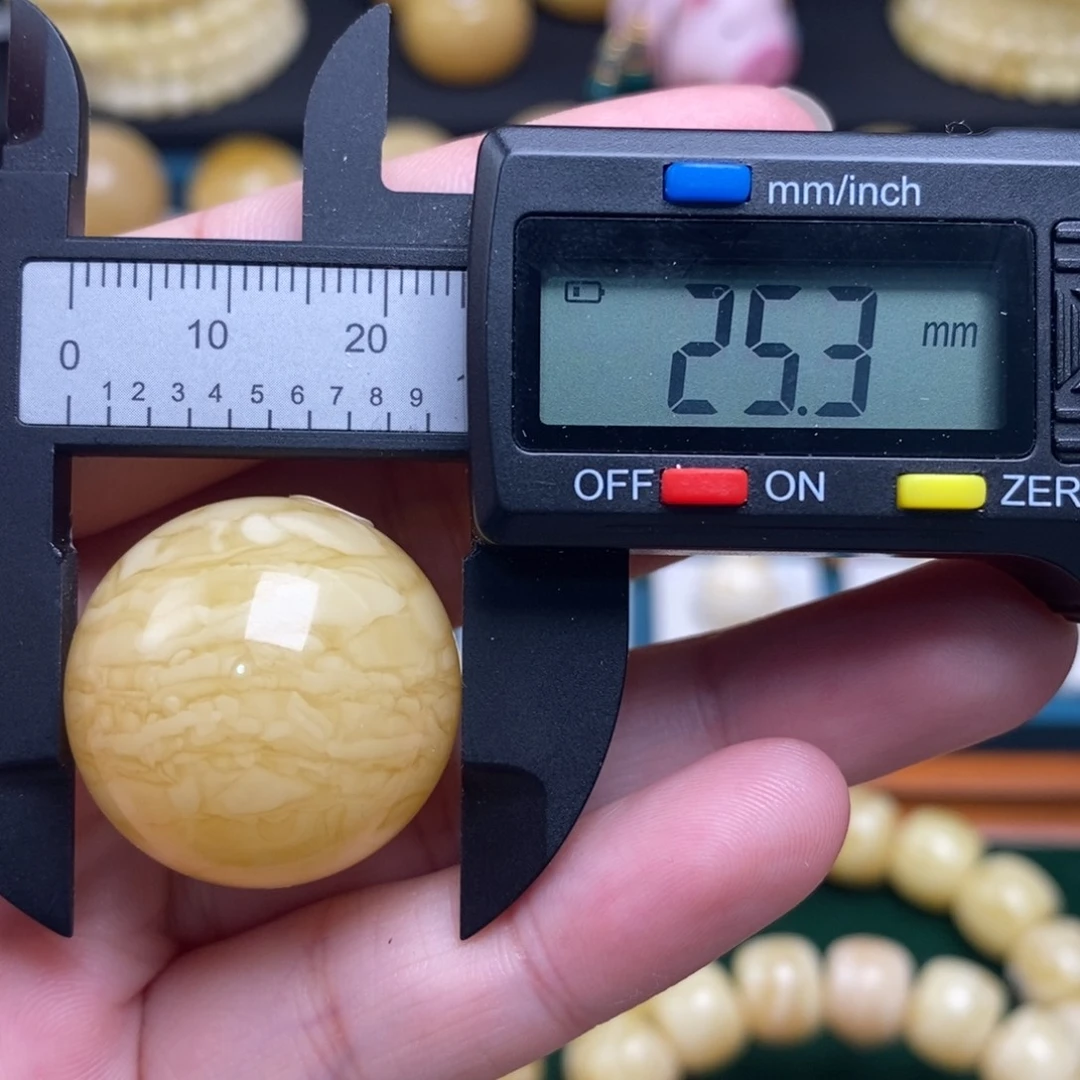 蜜蜡未镶嵌珠宝奇石