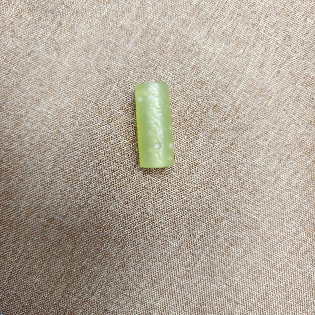 纯天然岫玉复古锤纹手工雕刻冰黄飘花桶珠