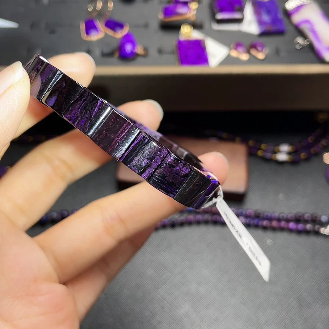 未镶嵌苏纪石（舒俱来）手牌