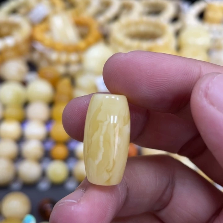 裸石蜜蜡未镶嵌11*22mm 瑕 福利款