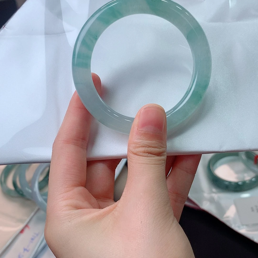 翡翠手镯未镶嵌买断