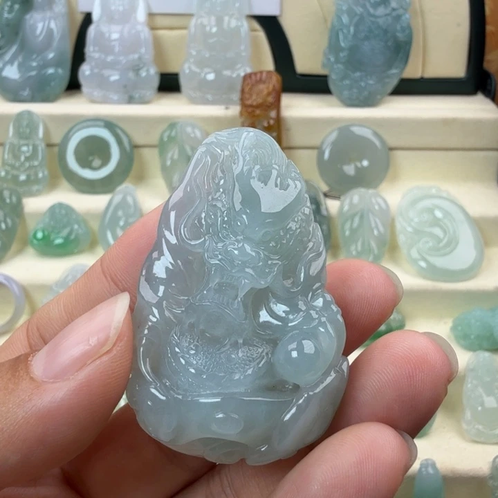 木****翡翠未镶嵌颈饰翡翠