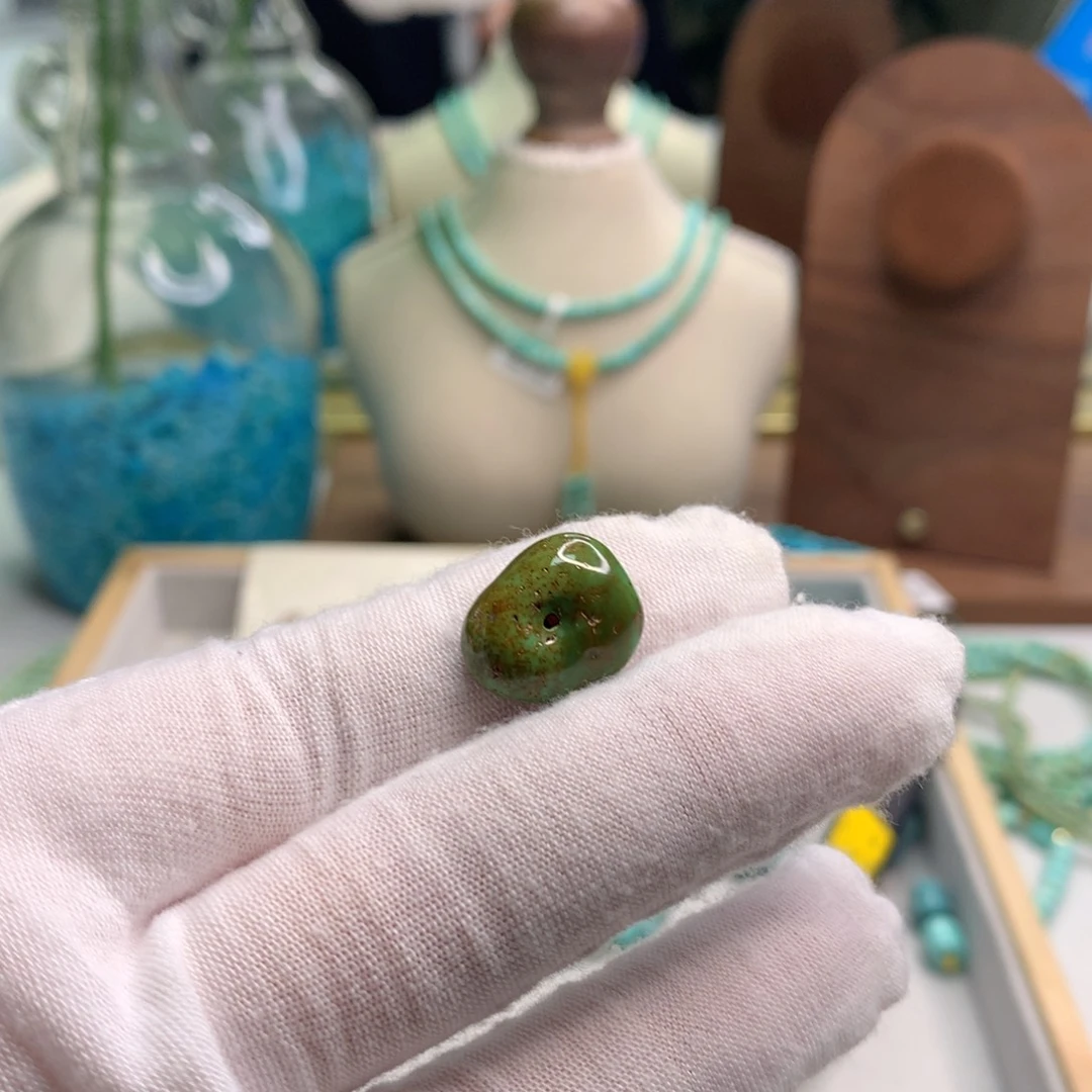 绿松石未镶嵌饰品