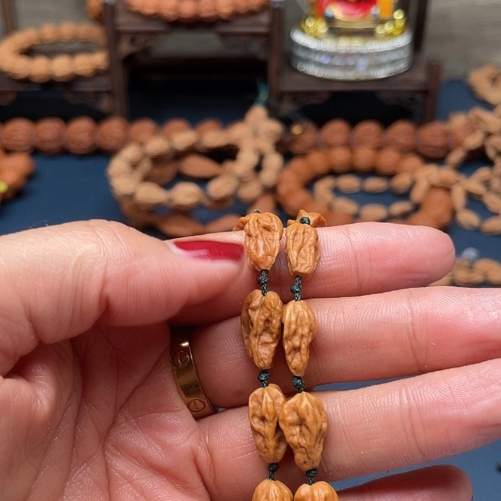 宏***居吊坠桃核文玩核桃