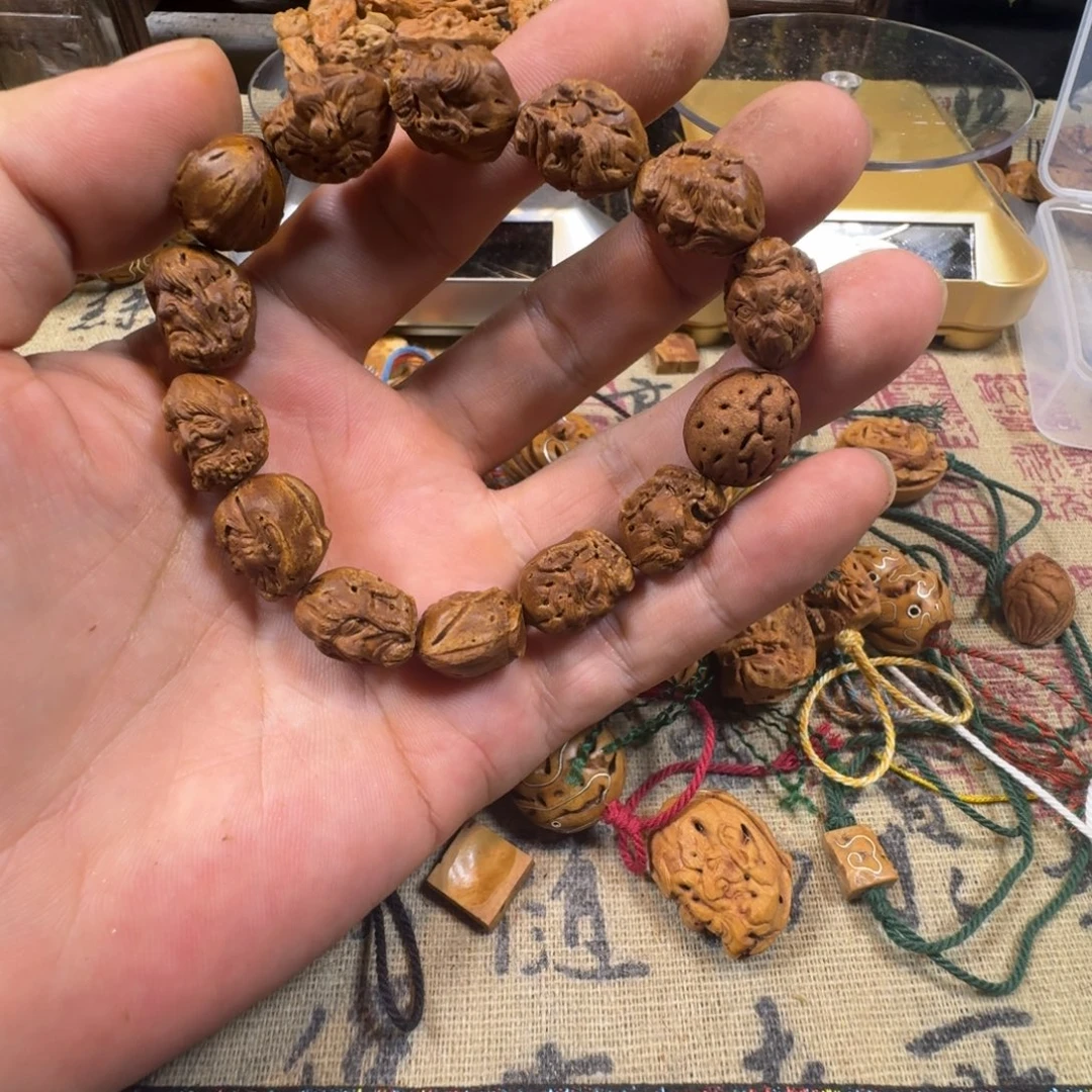 核桃吊坠桃核罗汉手串25