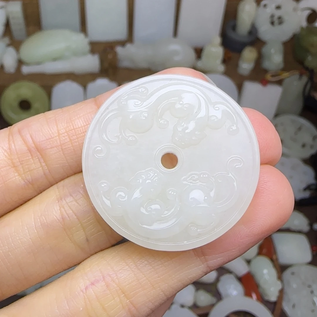 和田玉未镶嵌挂件螭龙玉璧