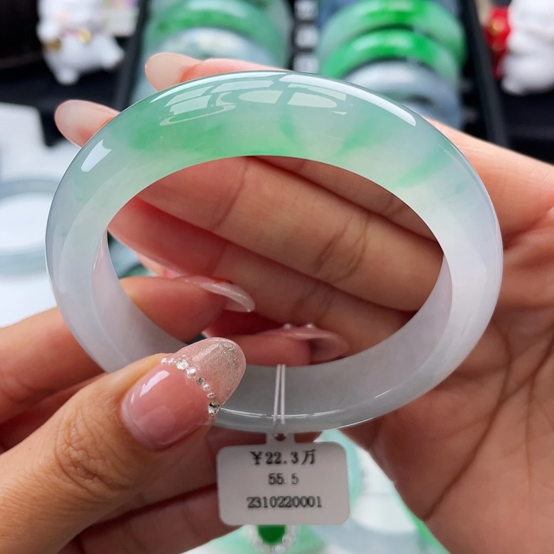 翡翠手镯未镶嵌55-56圈