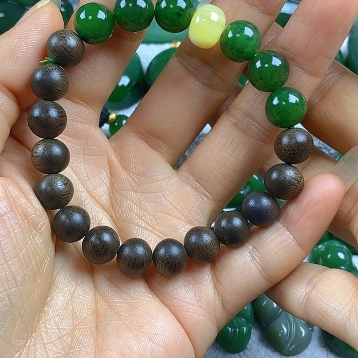 套链未镶嵌和田玉（碧玉）