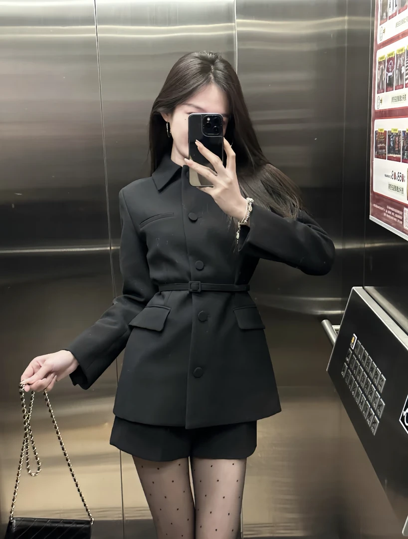 2025春季新款韩系翻领收腰西装短外套短裤两件套高级设计感女