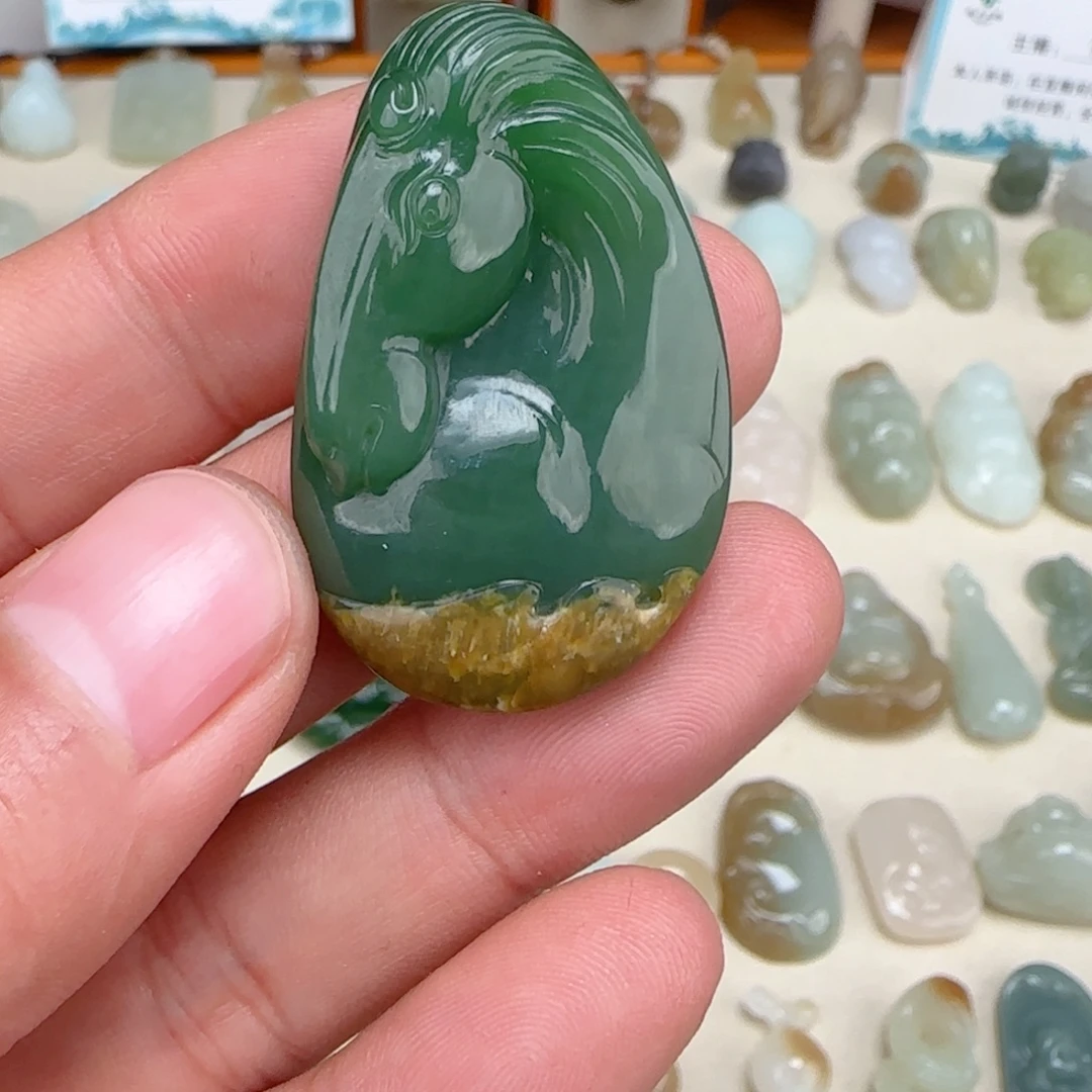 用***3和田玉未镶嵌颈饰