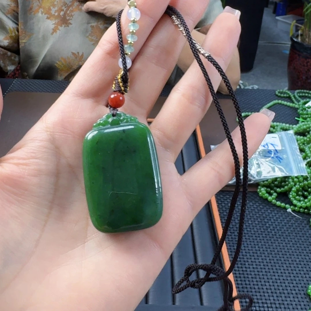 和田玉（碧玉）未镶嵌颈饰