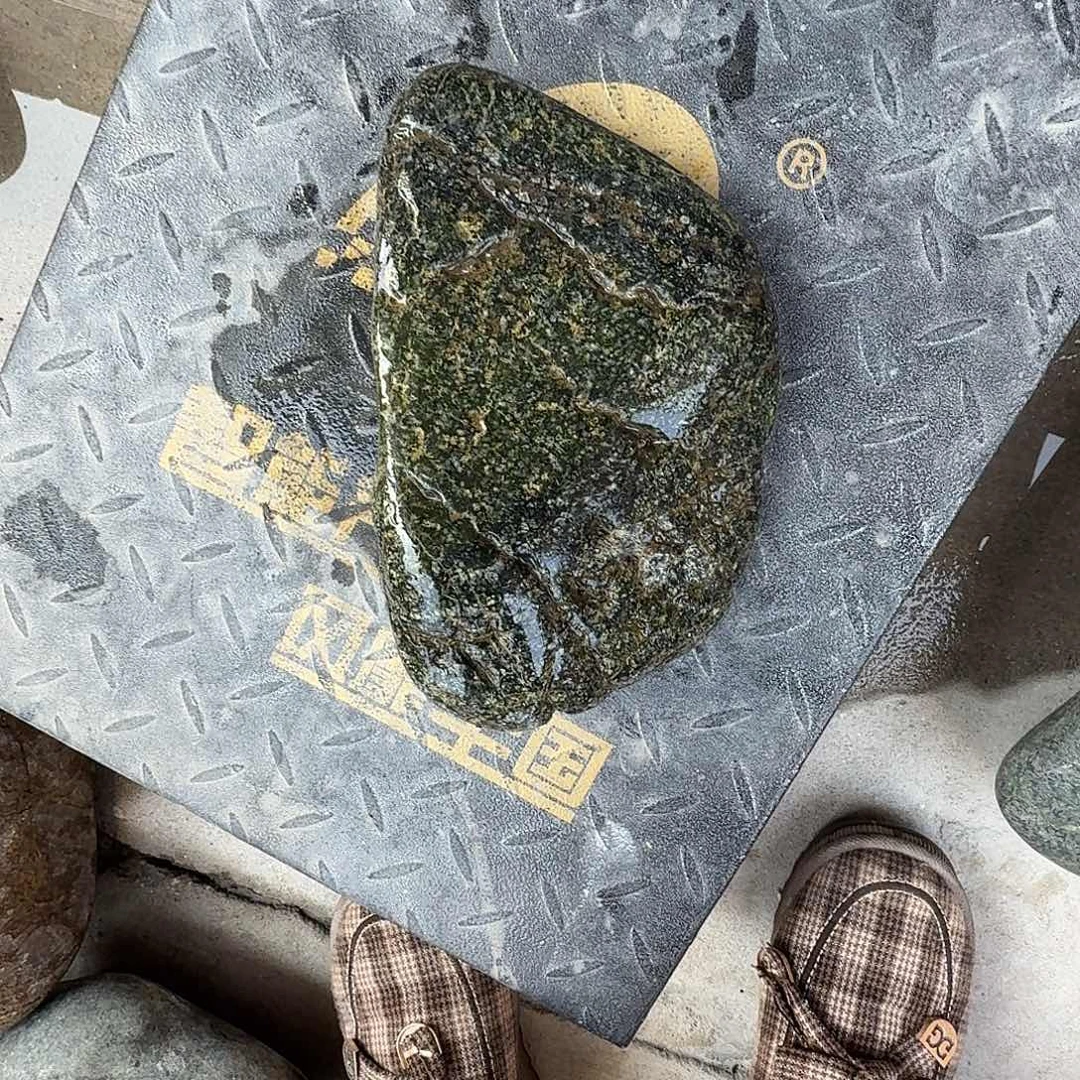 花***言蛇纹石玉未镶嵌天然原石摆件藏玉西藏