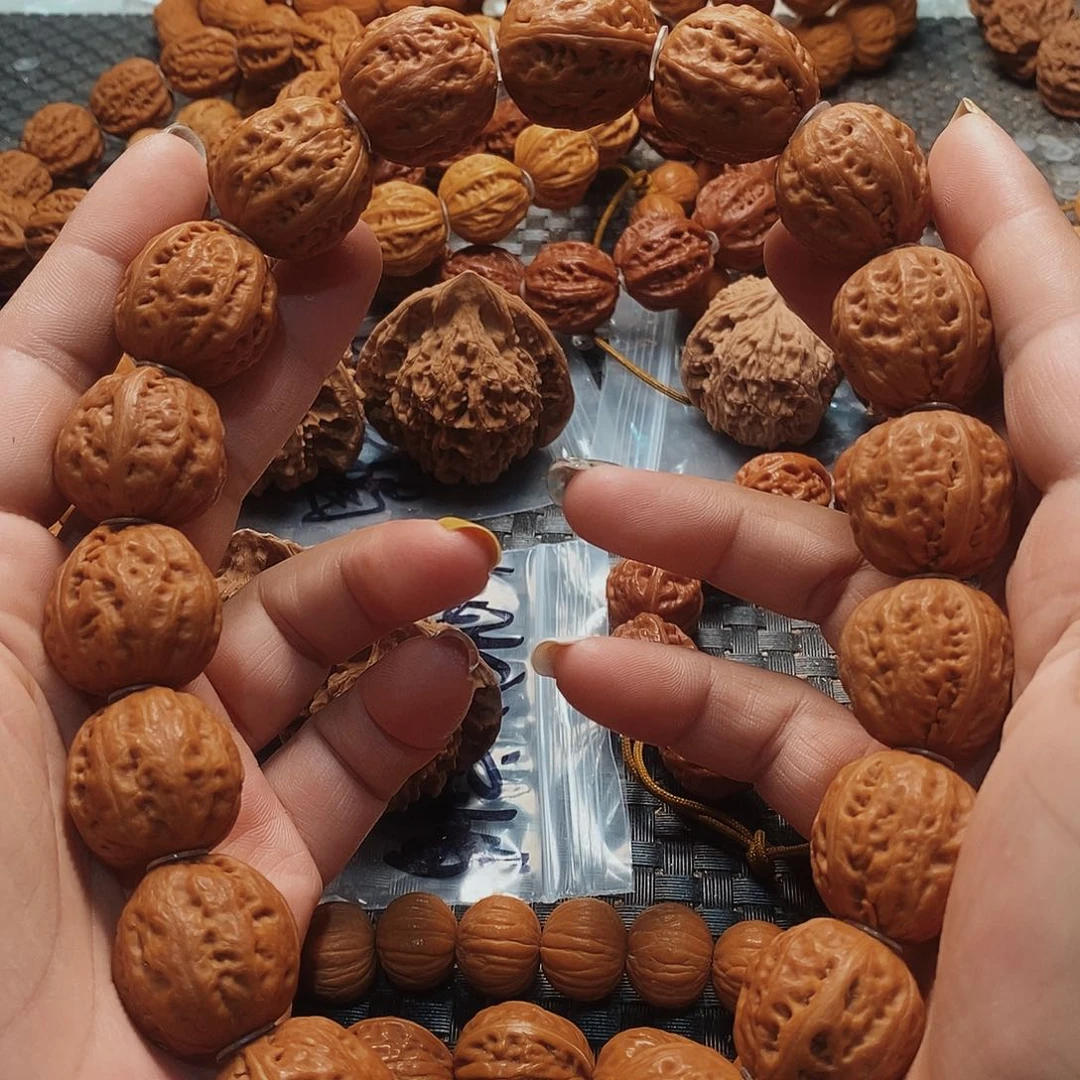 文玩核桃手串光头