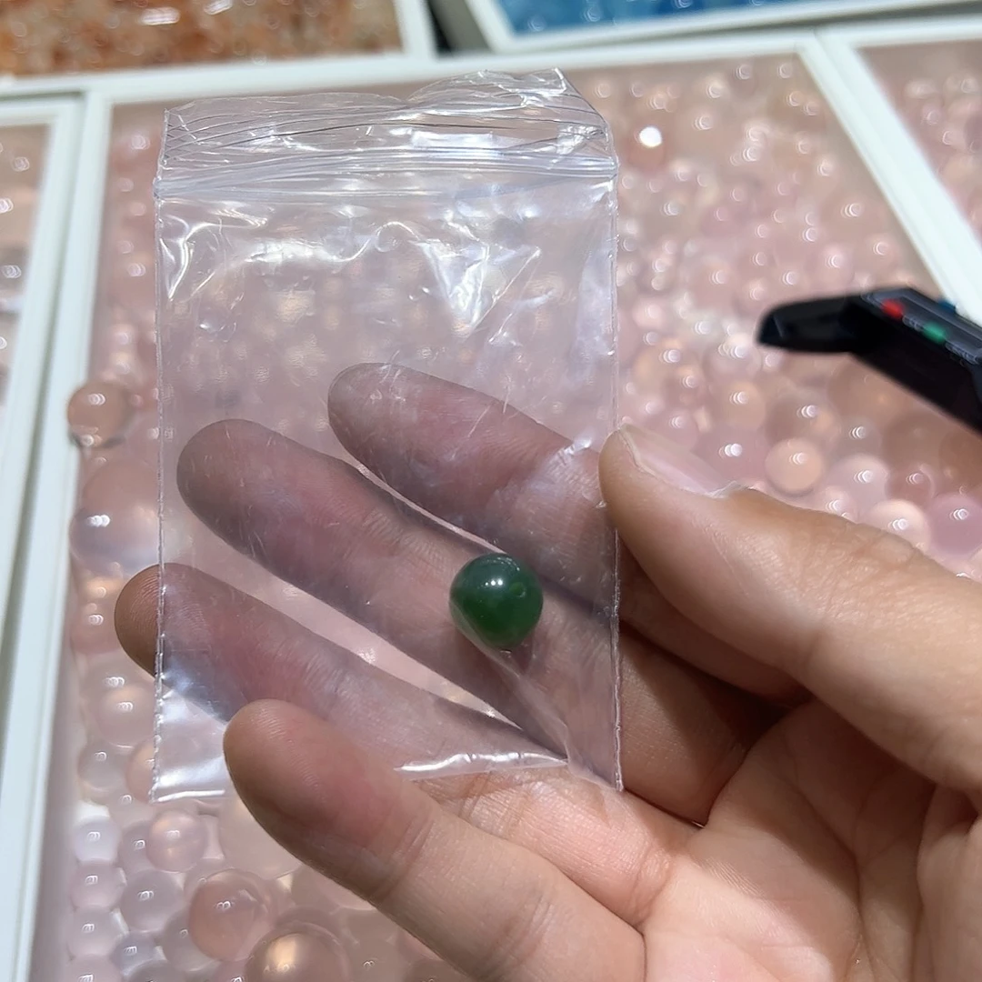 水晶手链未镶嵌张****花绿水晶
