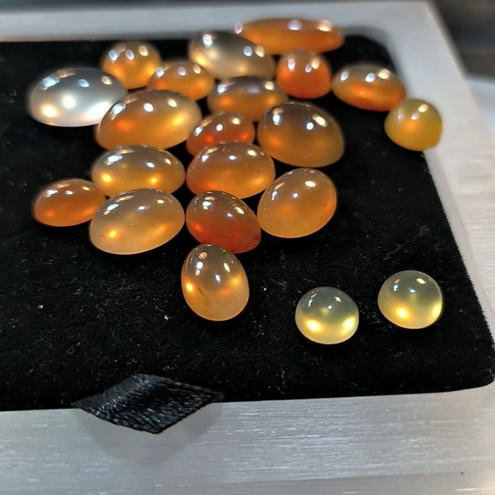 关***嘴石英岩玉戒面未镶嵌