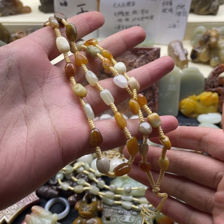 和田玉颈饰未镶嵌45