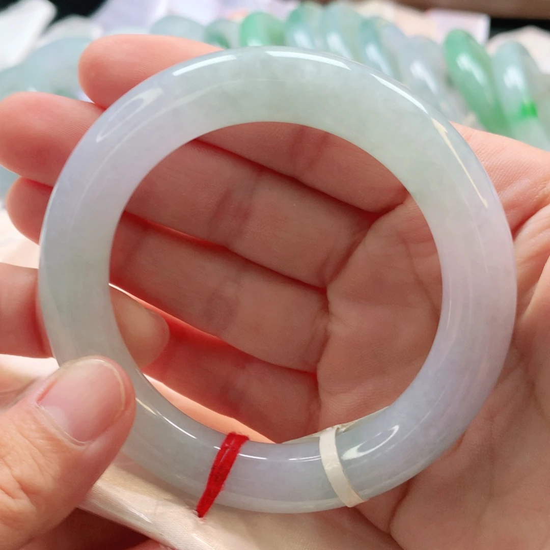 淡***鱼翡翠手镯未镶嵌57胖圆