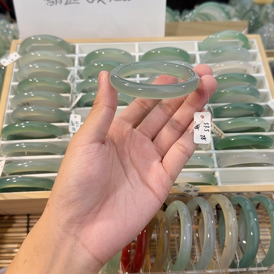 玛瑙/玉髓未镶嵌手镯圈口57.5
