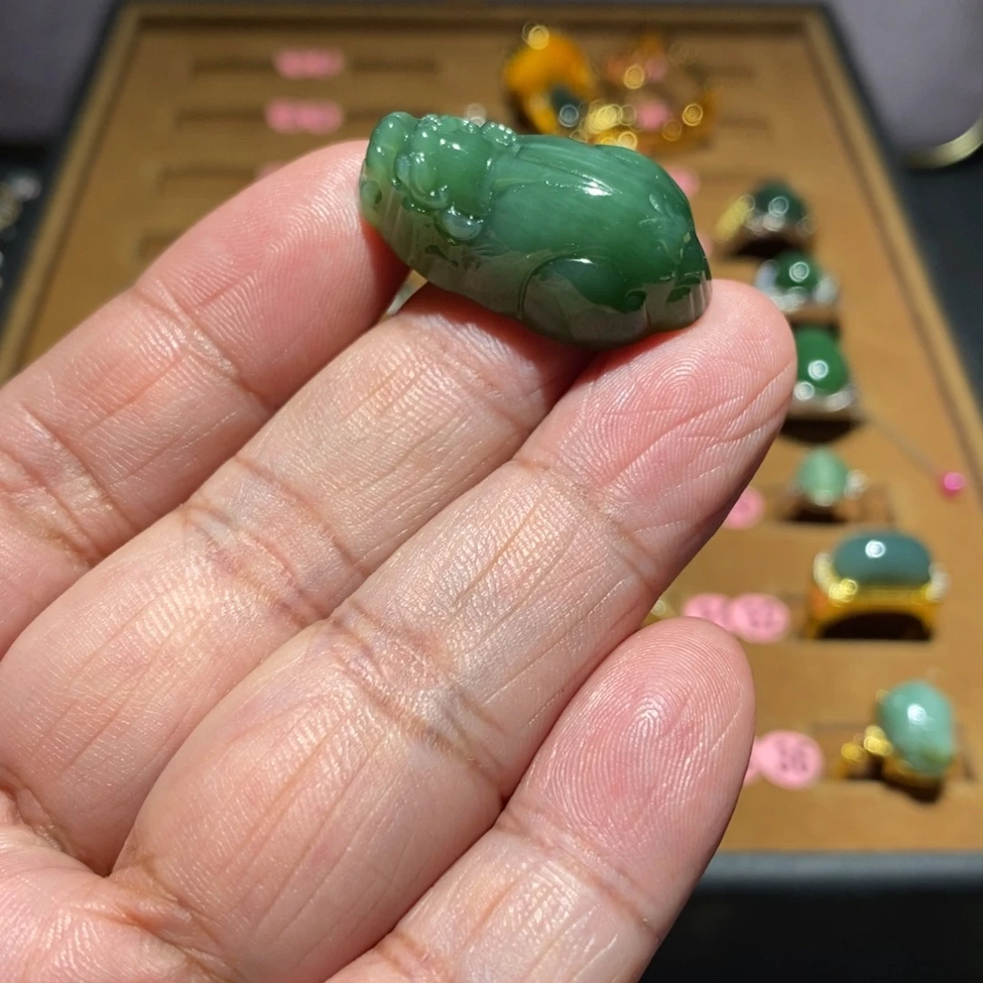 和田玉未镶嵌珠宝半成品