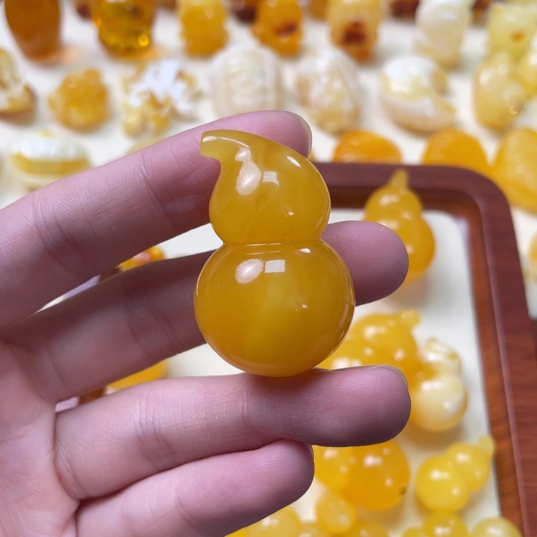 琥珀珠宝奇石未镶嵌