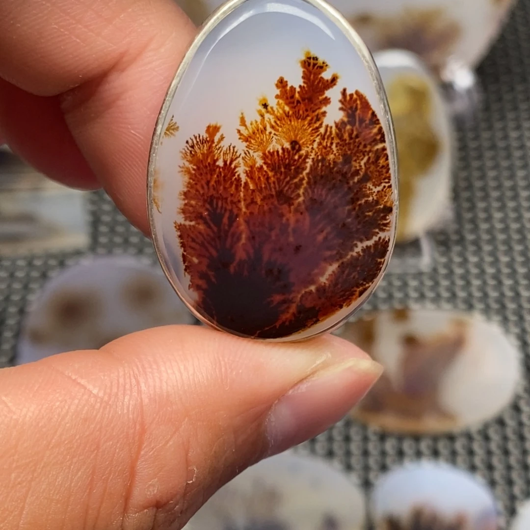 海***墩玛瑙/玉髓颈饰未镶嵌