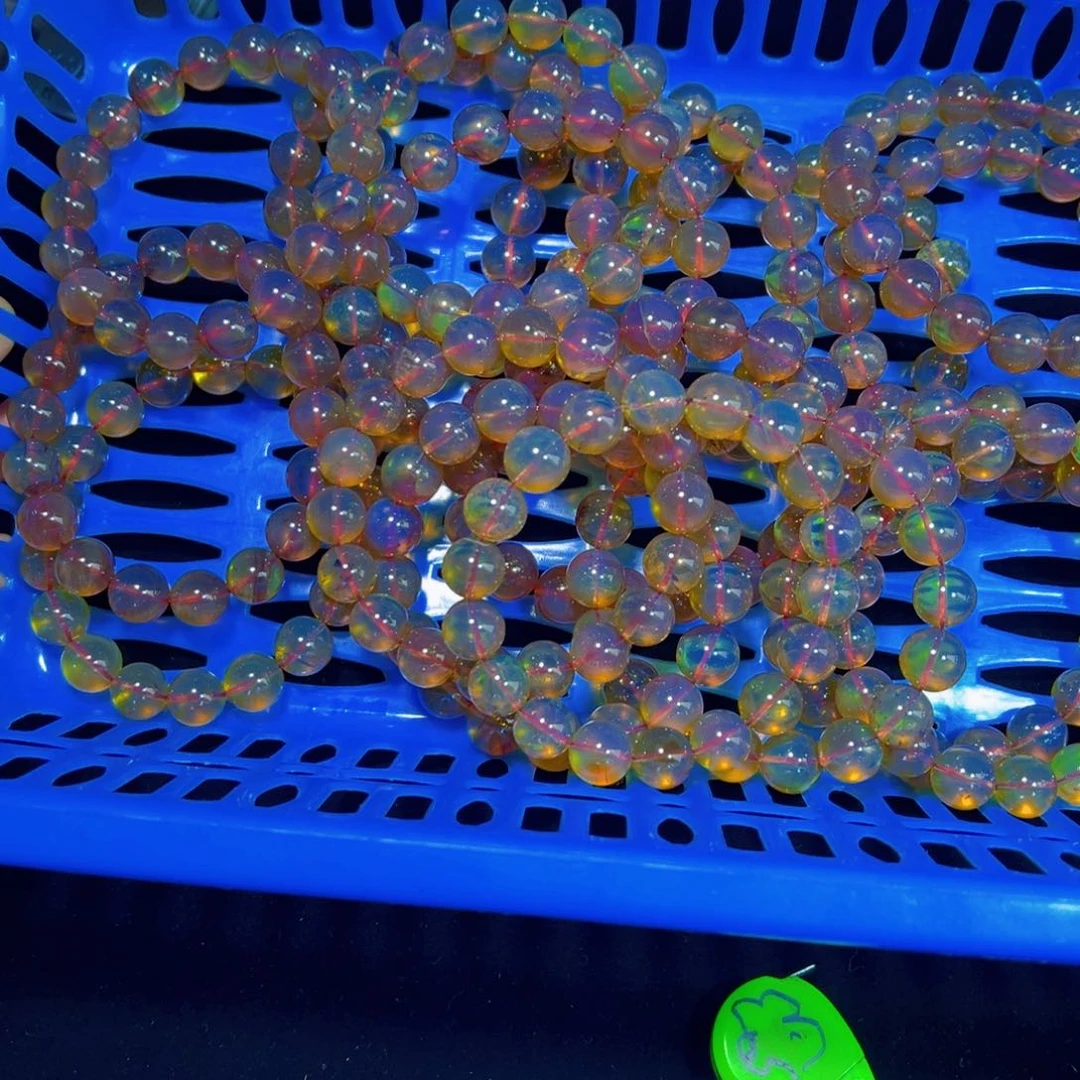 未镶嵌琥珀裸石多样性发货其中一件