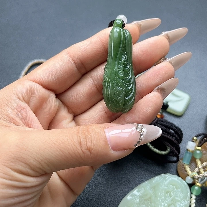 【闪购商品】颈饰未镶嵌和田玉