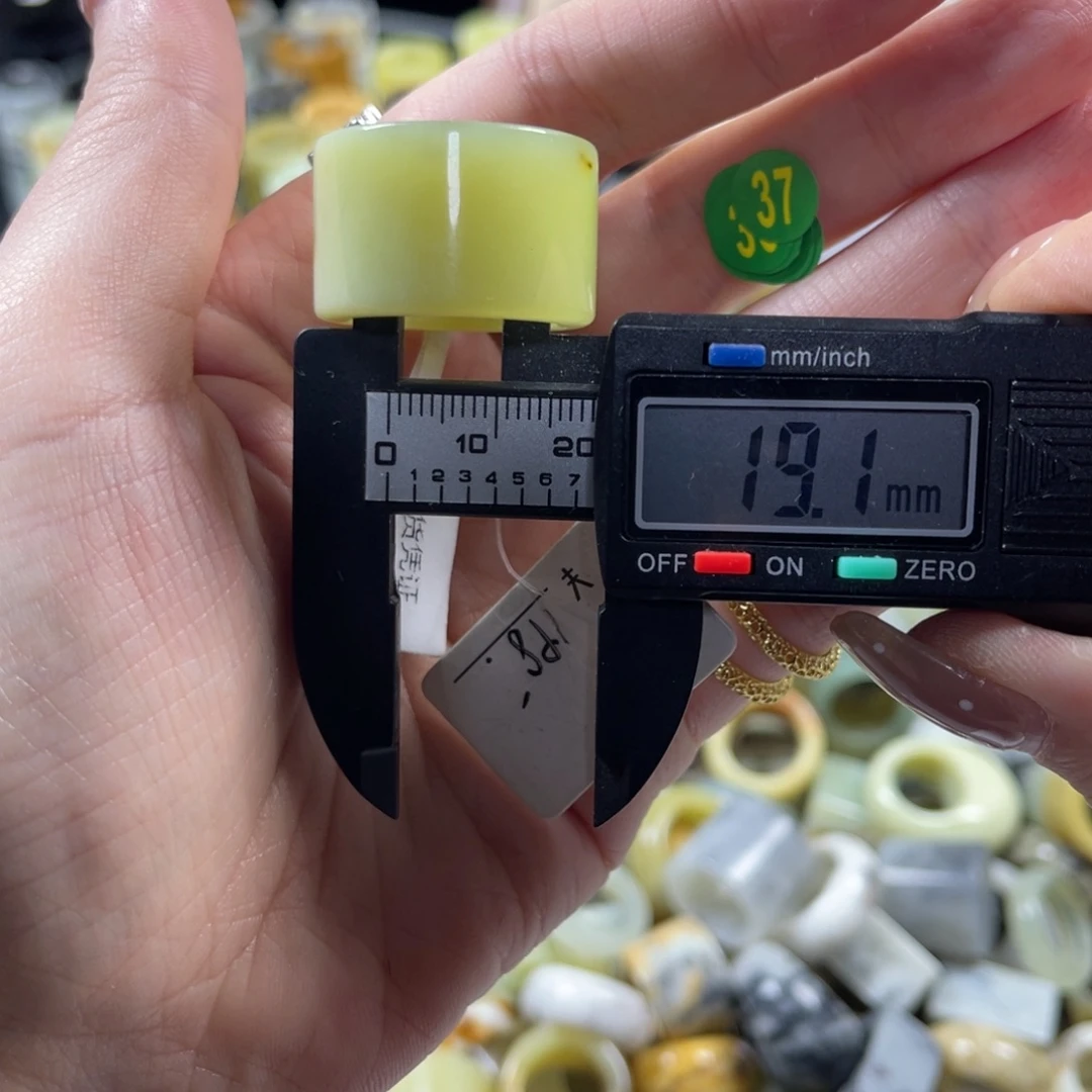 蛇纹石玉合金戒指