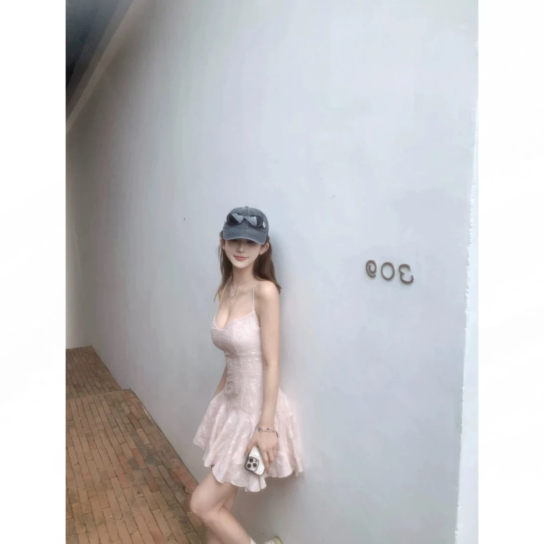 JMSHOP 少女乱撞 吊带连衣裙女设计感春夏v领收腰修身裙子