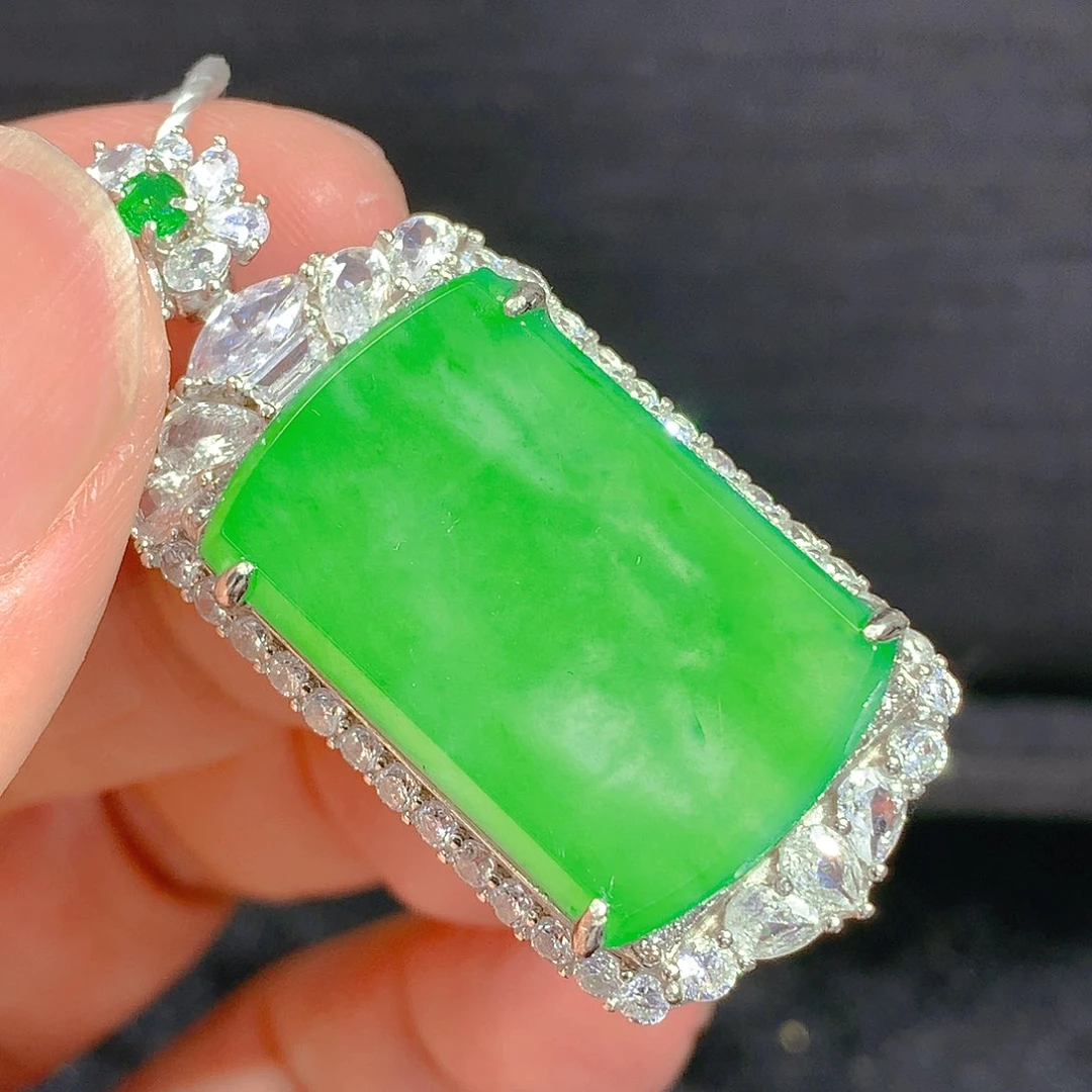 翡翠颈饰银S925镶嵌吊坠