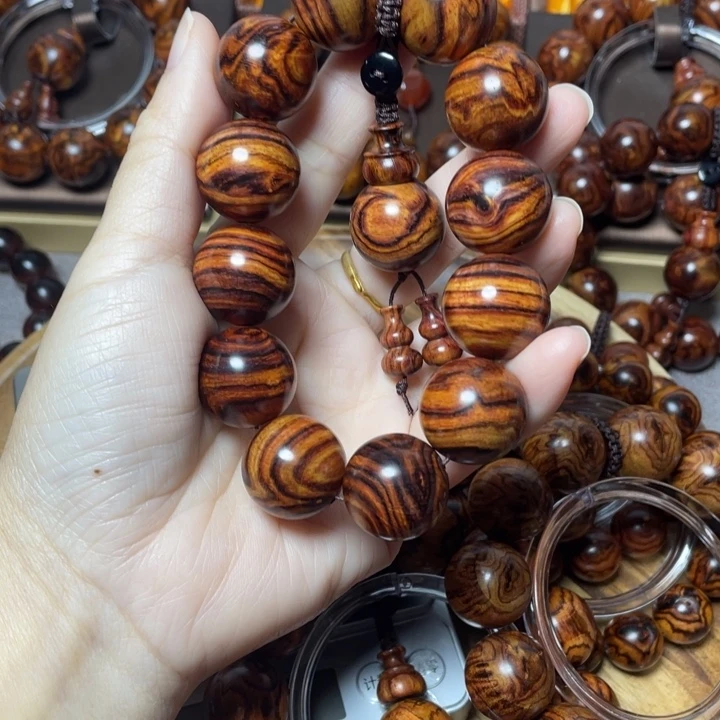 卧***金木质类黄花梨黄花梨2.0