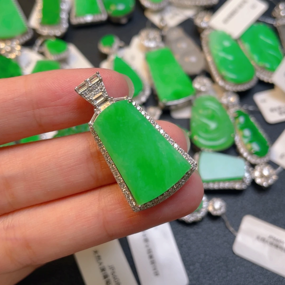 颈饰银S925镶嵌翡翠