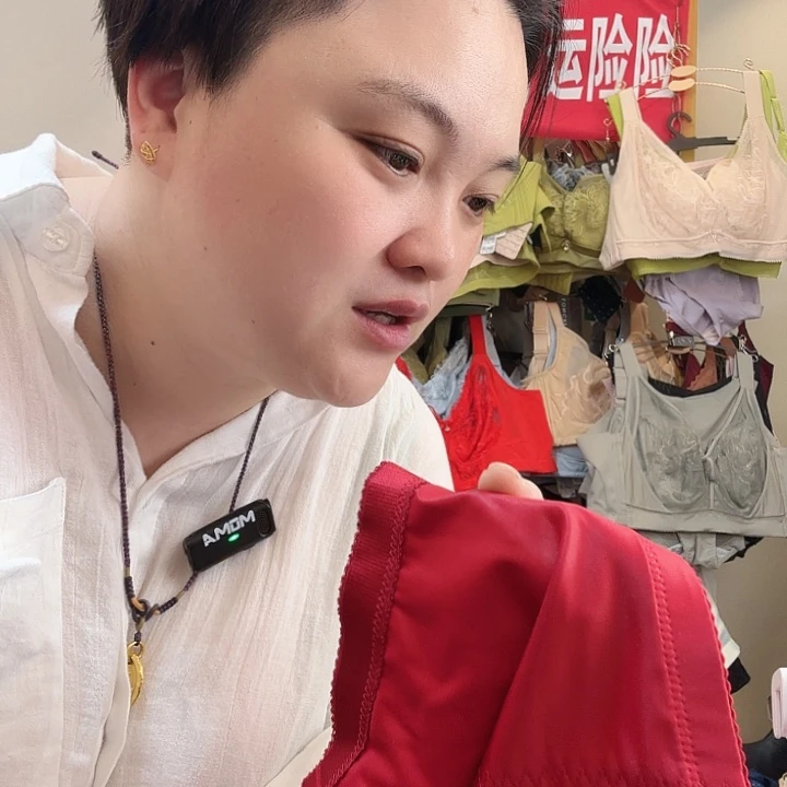 秀***兰三醋酯纤维7622 红90f