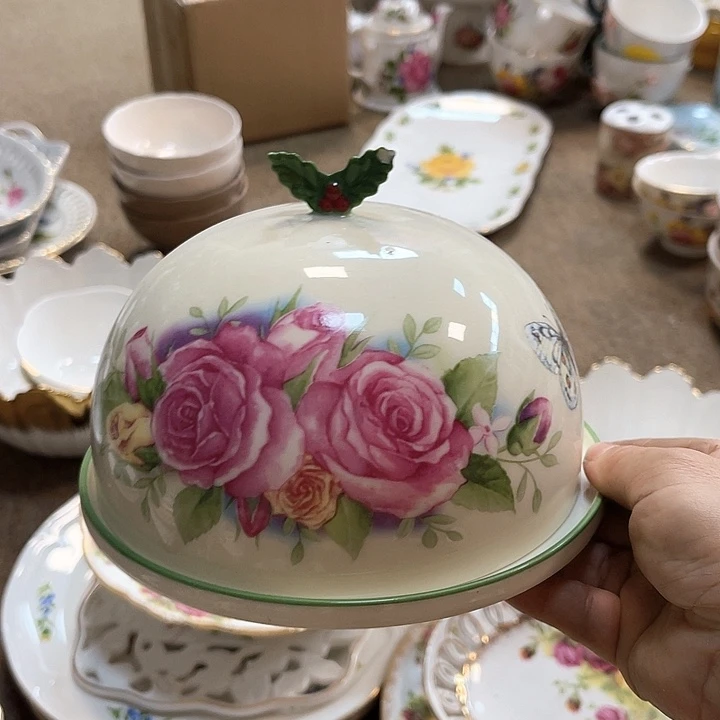 凡间陶瓷有限公司