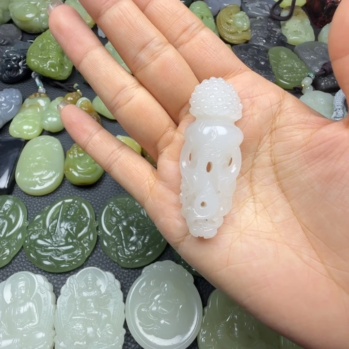 粉***蛋和田玉未镶嵌珠宝奇石