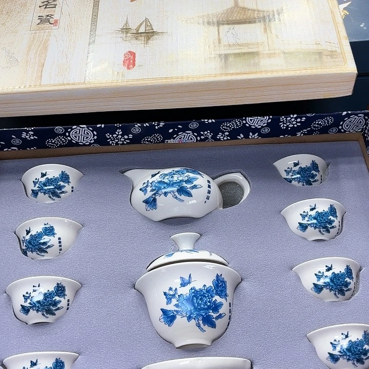 孤品茶具套装等。