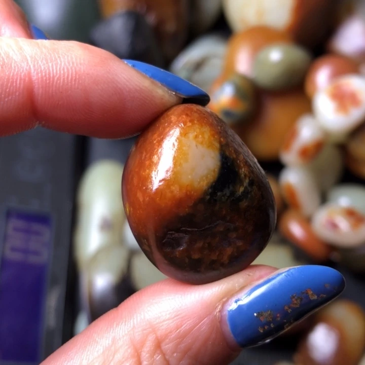 和田玉未镶嵌珠宝奇石