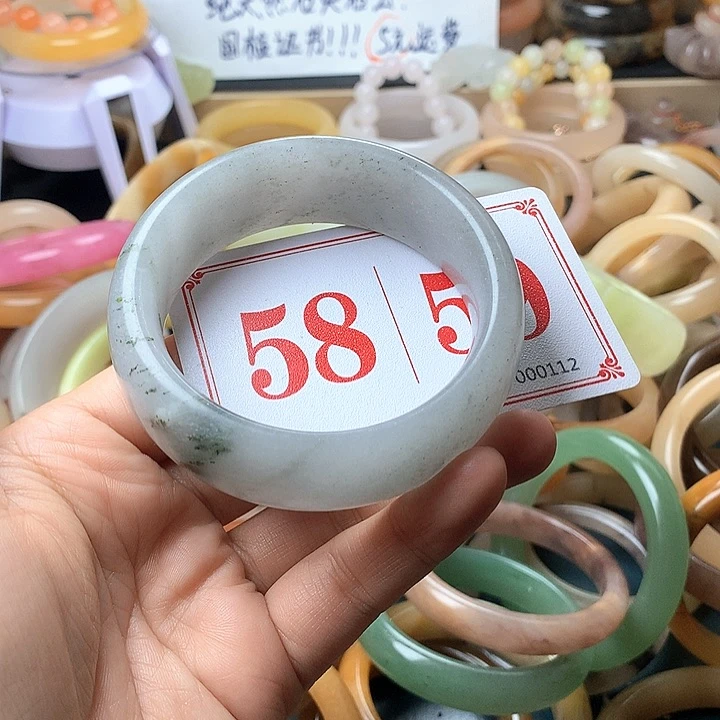 石英质玉（黄龙玉）未镶嵌手镯