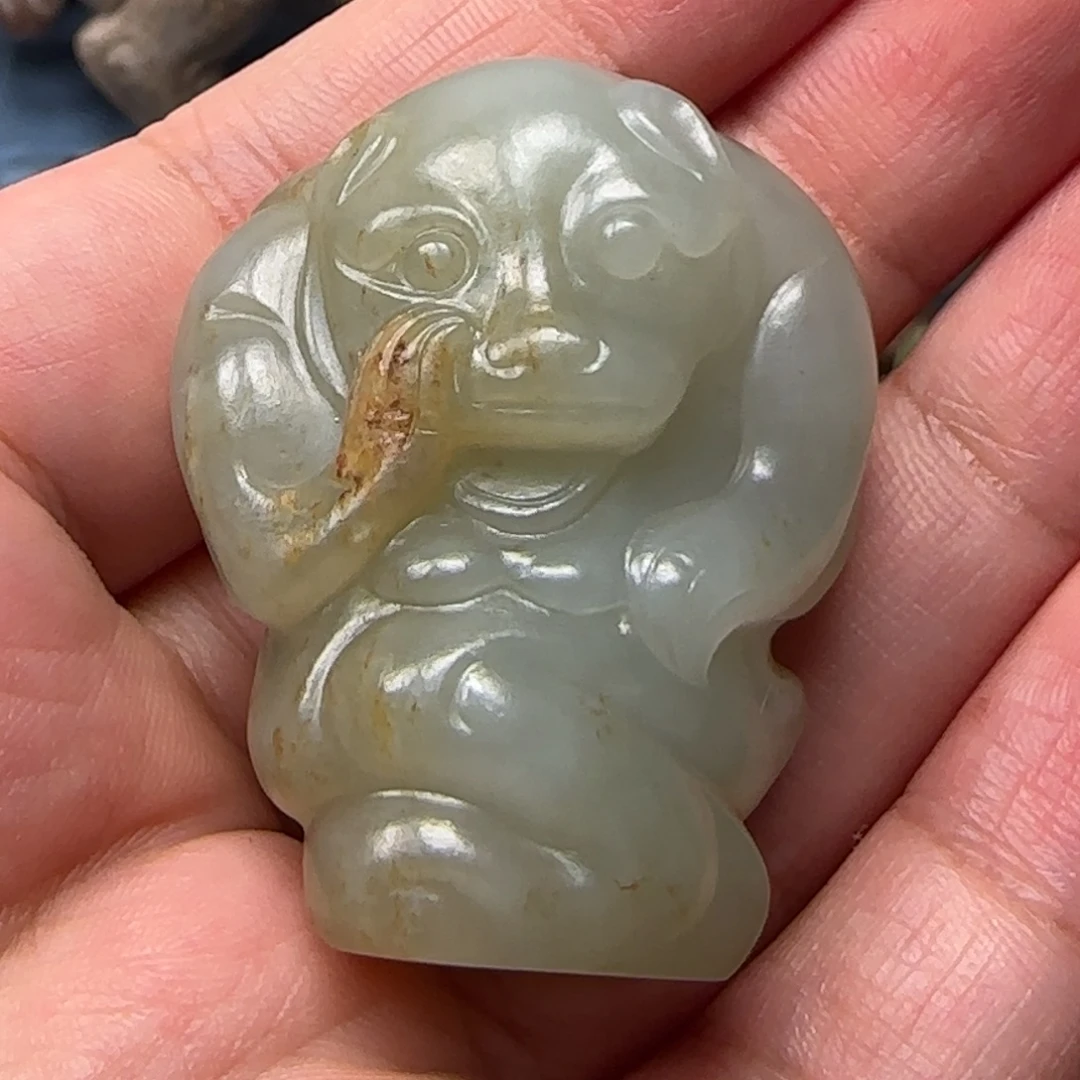 叽***啦精明的小熊小把件