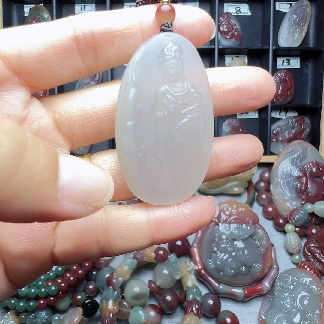 浅***然铁合金秦紫玉挂件