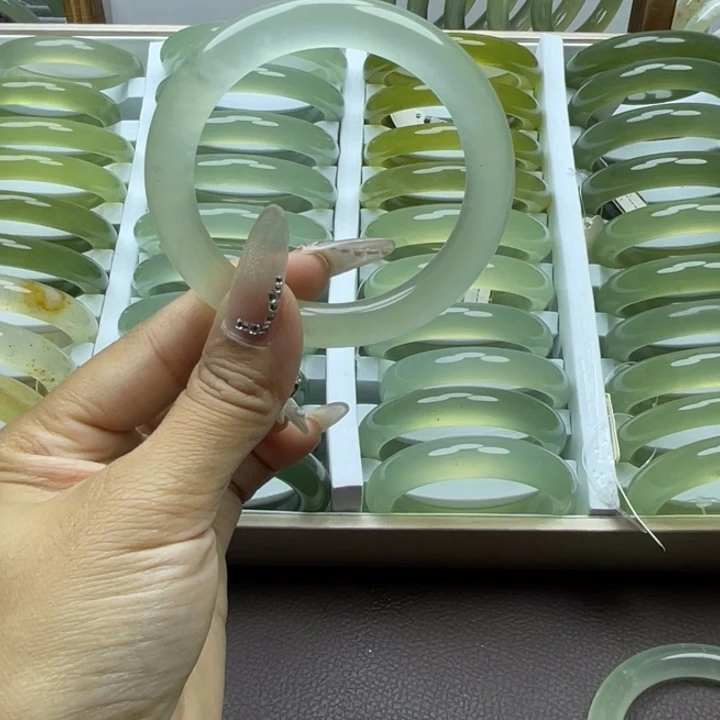 岁***声未镶嵌蛇纹石玉手镯