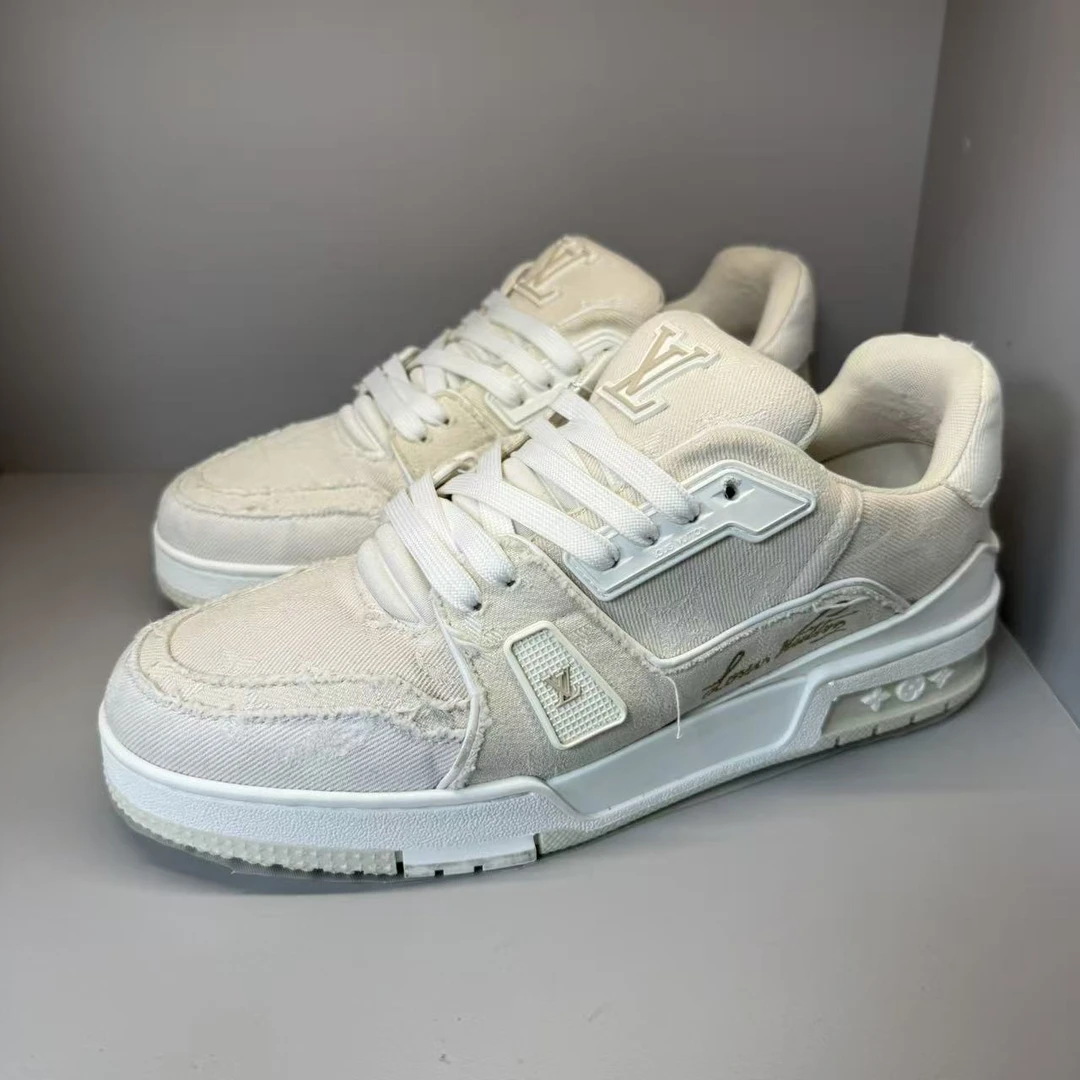 90新 LouisVuitton/路易威登 白牛仔trainer板鞋42欧码 ddm3026