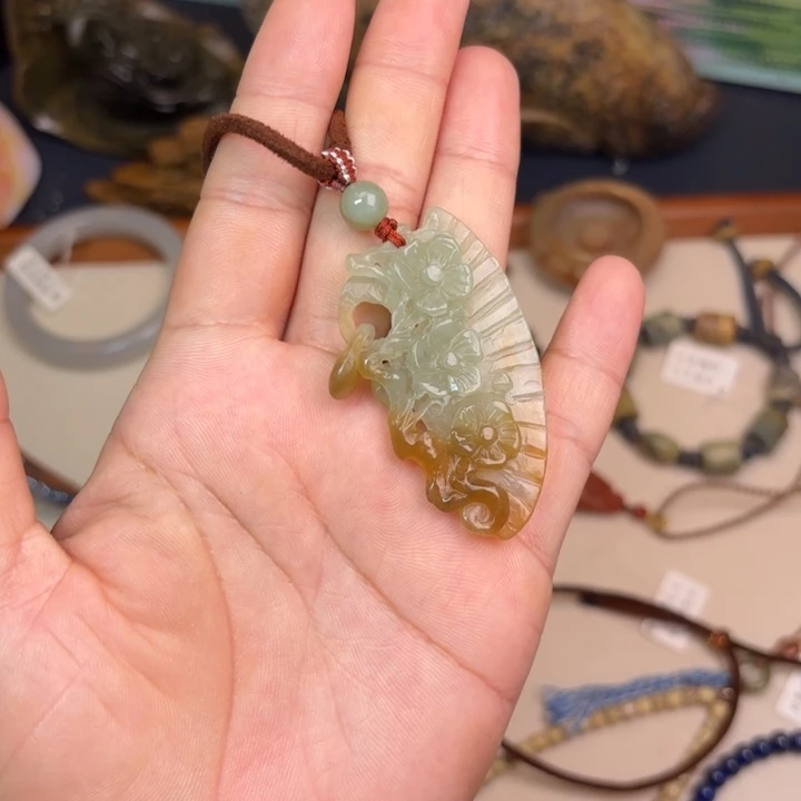 慧***顺颈饰未镶嵌和田玉