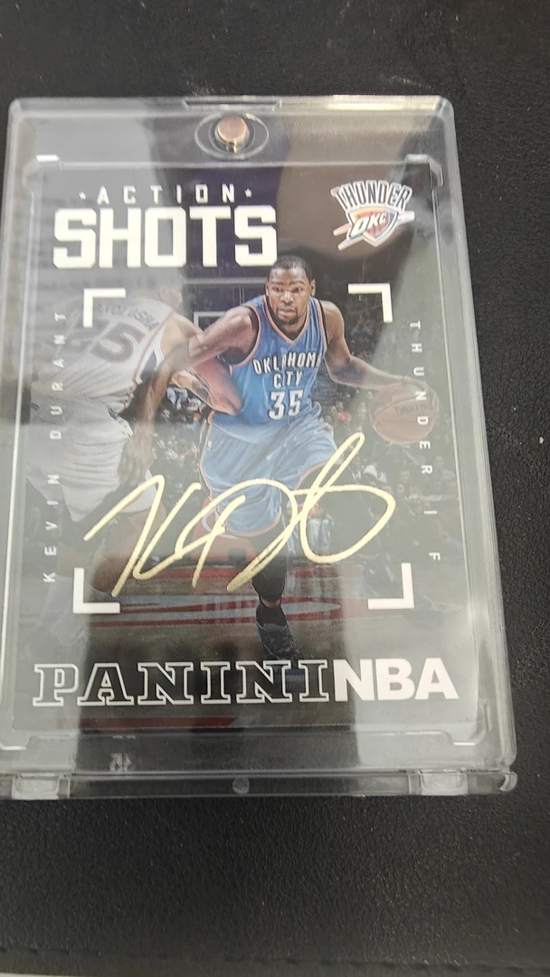 帕尼尼球星卡中雅图系列凯文杜兰特金笔印签！