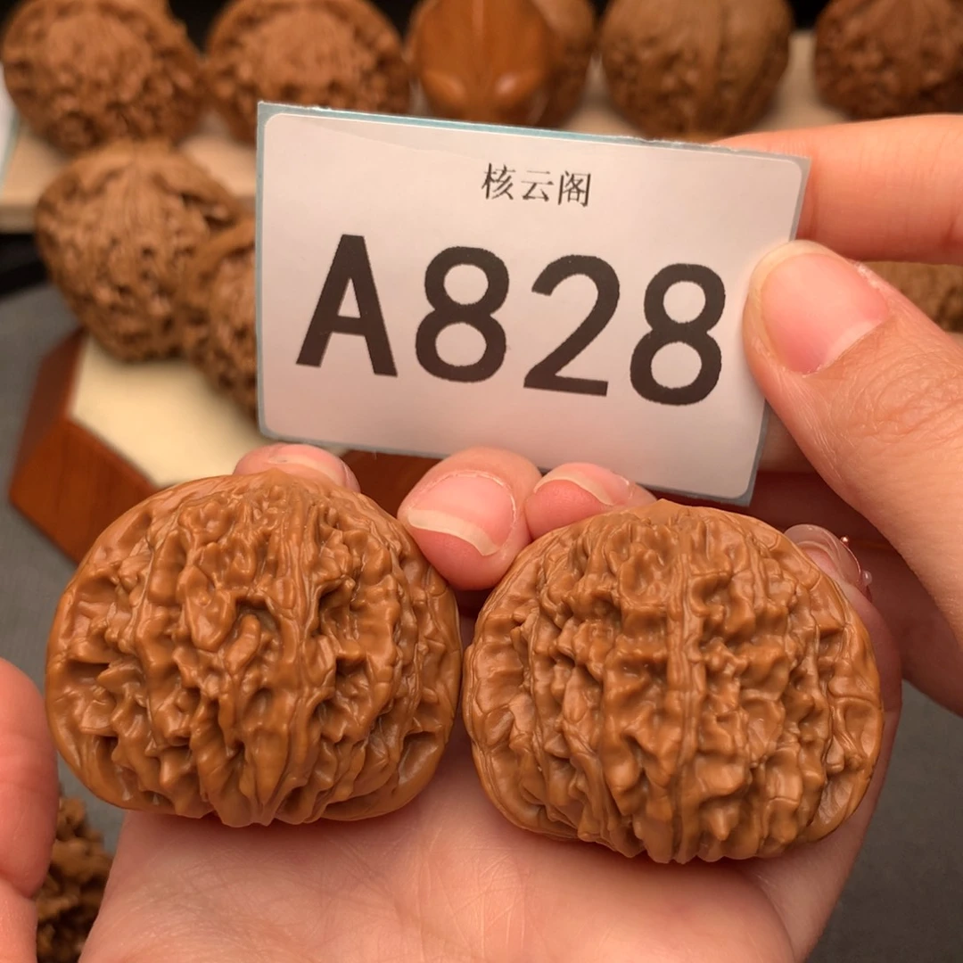 文玩核桃把件43四座楼