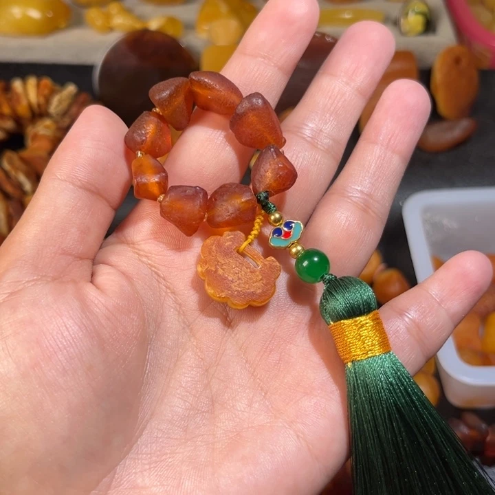 琥珀未镶嵌颈饰手串