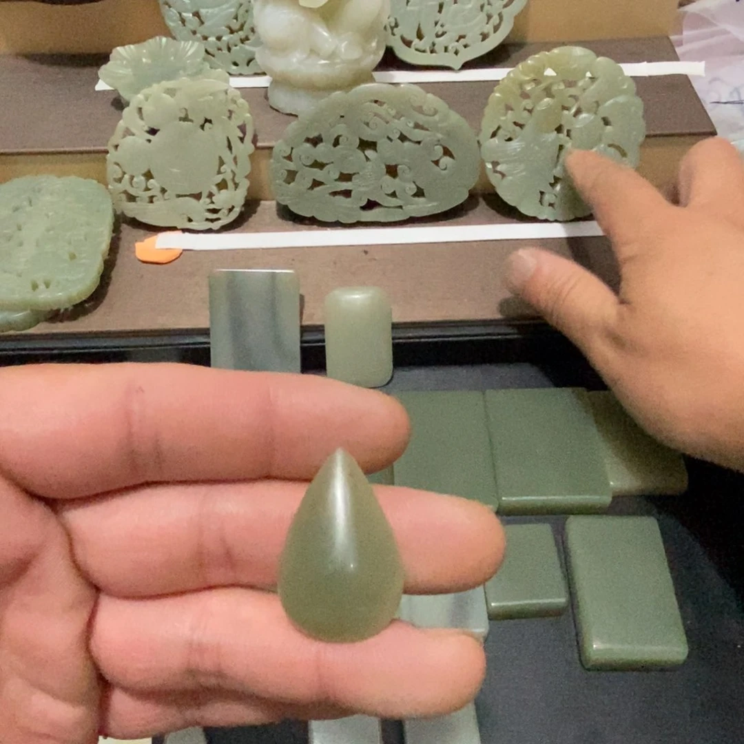 和田玉未镶嵌颈饰小**?31