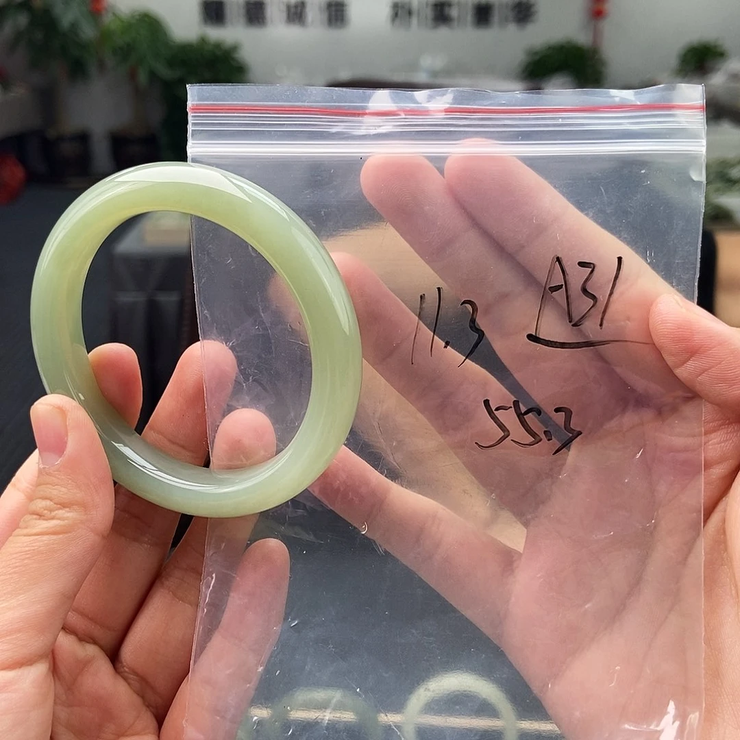 和田玉手镯未镶嵌颜色多样性发拍一发一