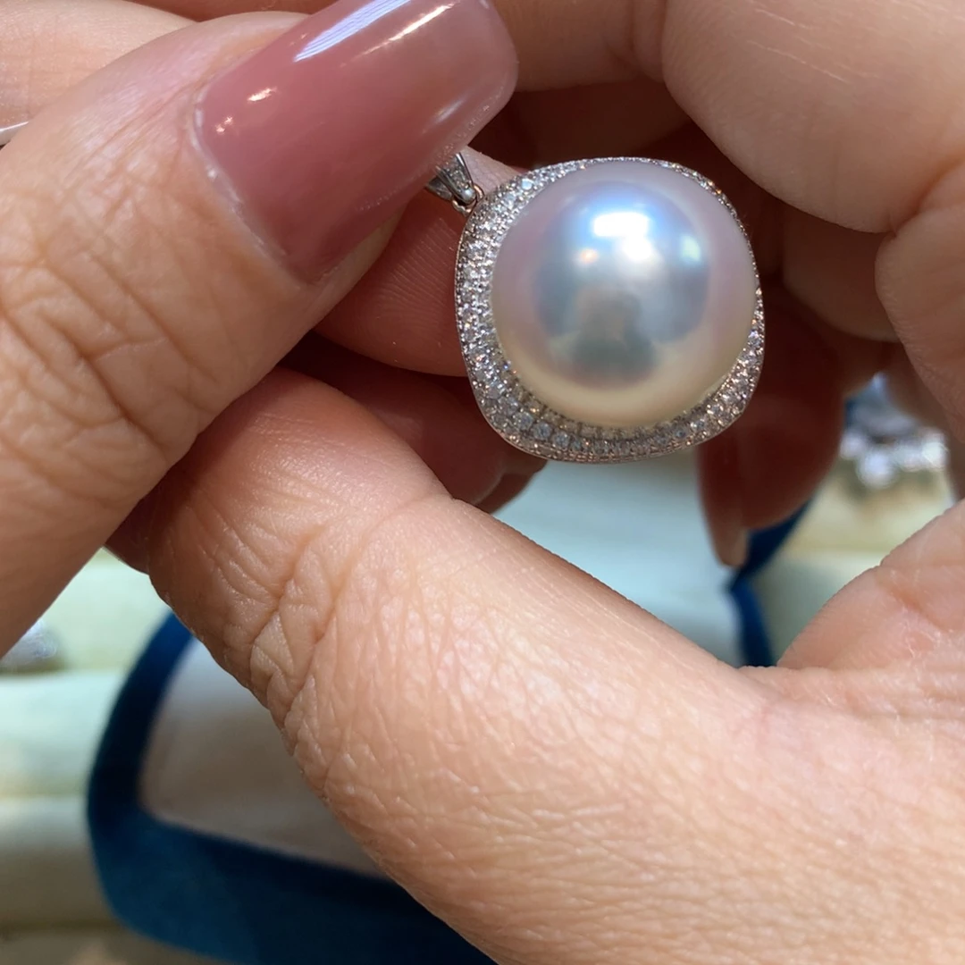 海水珍珠颈饰18K金镶嵌