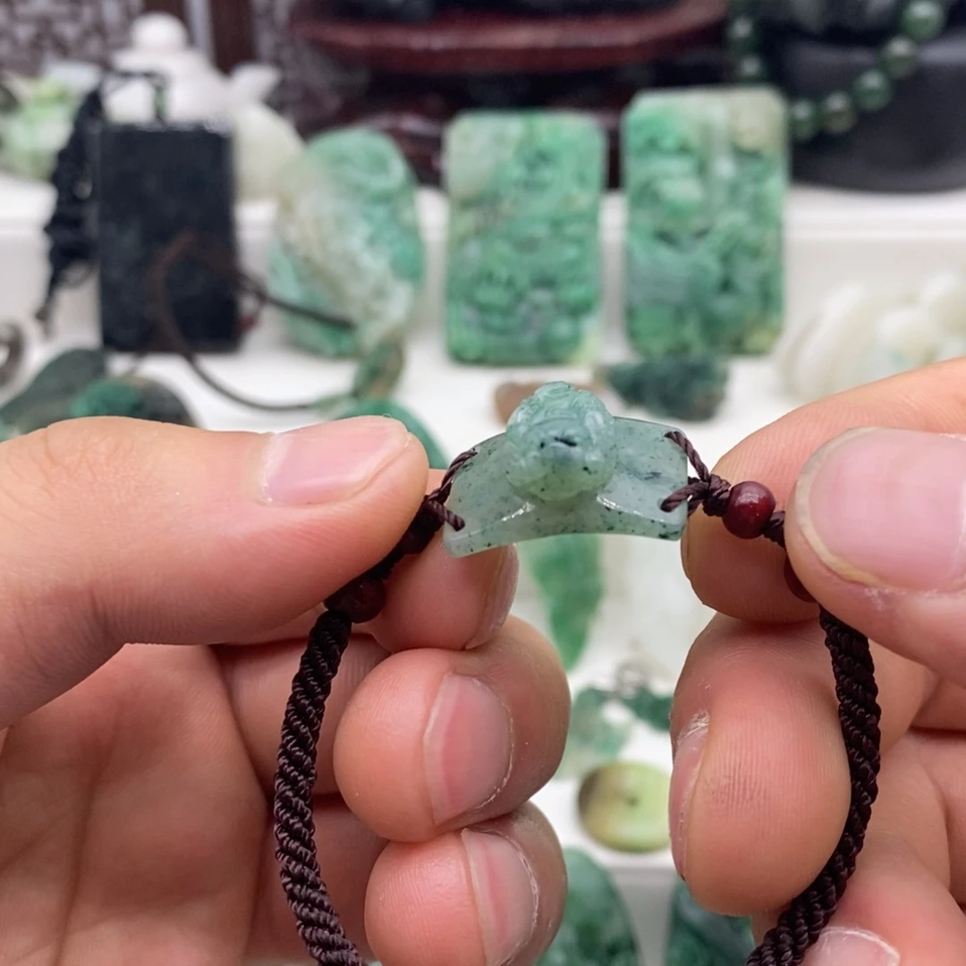 未镶嵌独山玉手链